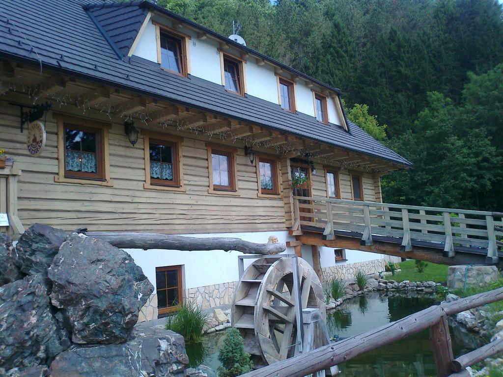 Penzion Mlynarka Rajecké Teplice Buitenkant foto